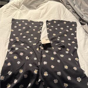 SO Black and White Floral Leggings